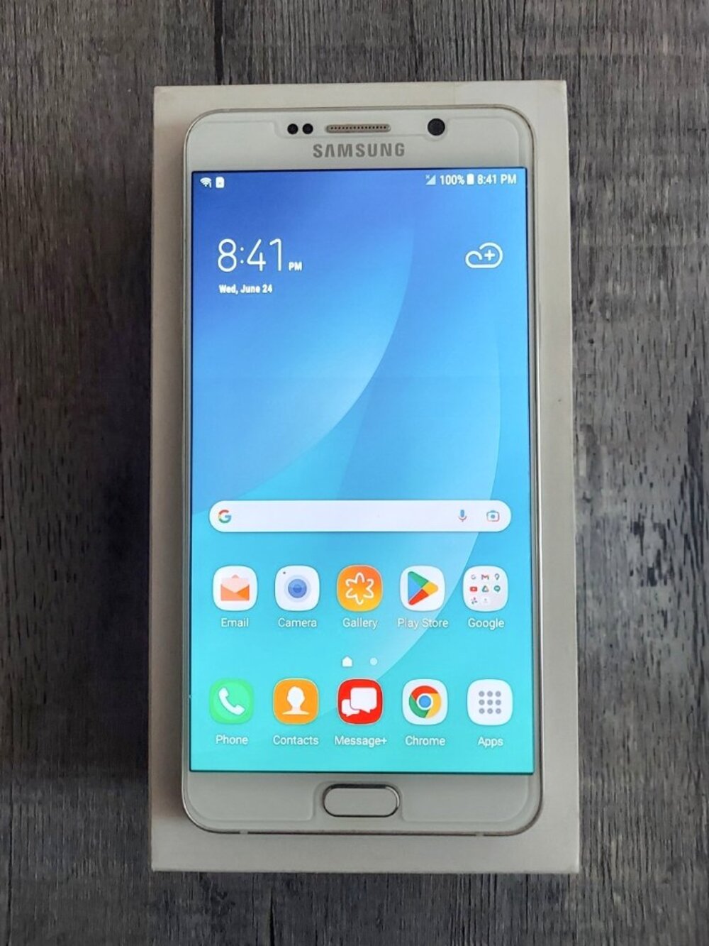 Samsung Galaxy Note5, 32 GB, White Pearl (Locked to Verizon) + portable charger